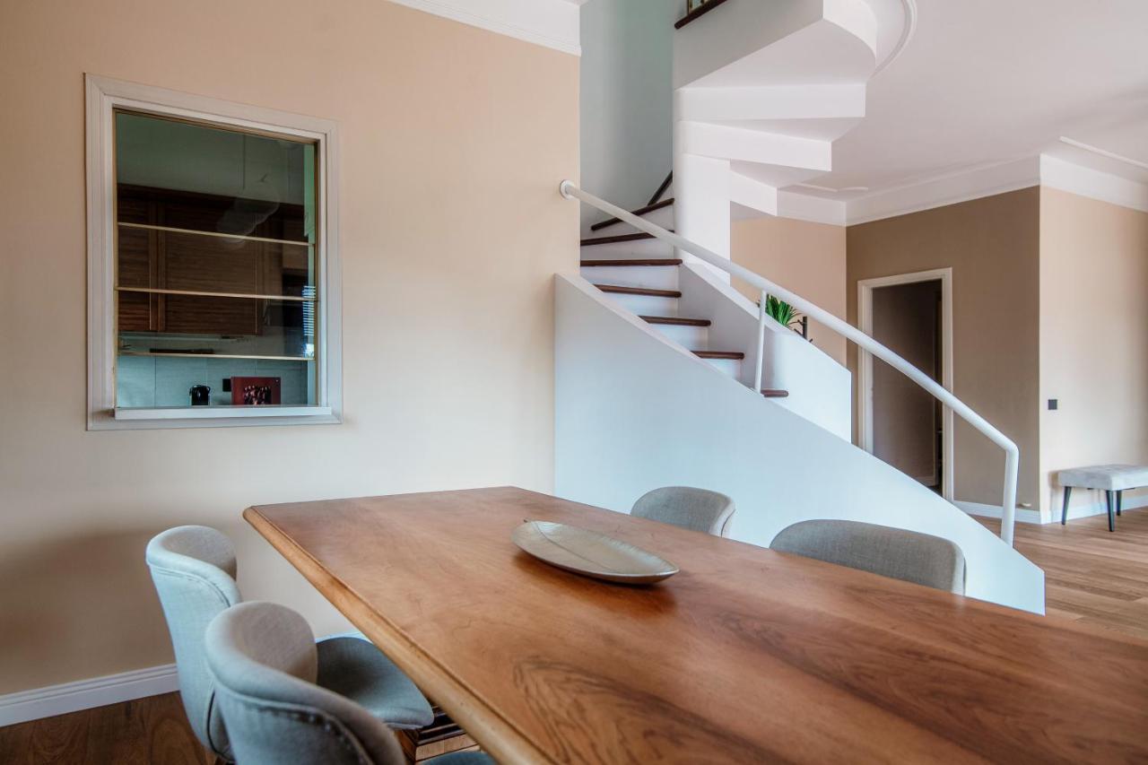 Joivy Villa Sofia โกโม ภายนอก รูปภาพ