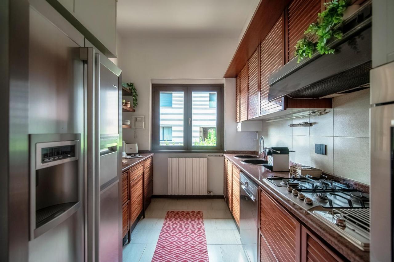 Joivy Villa Sofia โกโม ภายนอก รูปภาพ