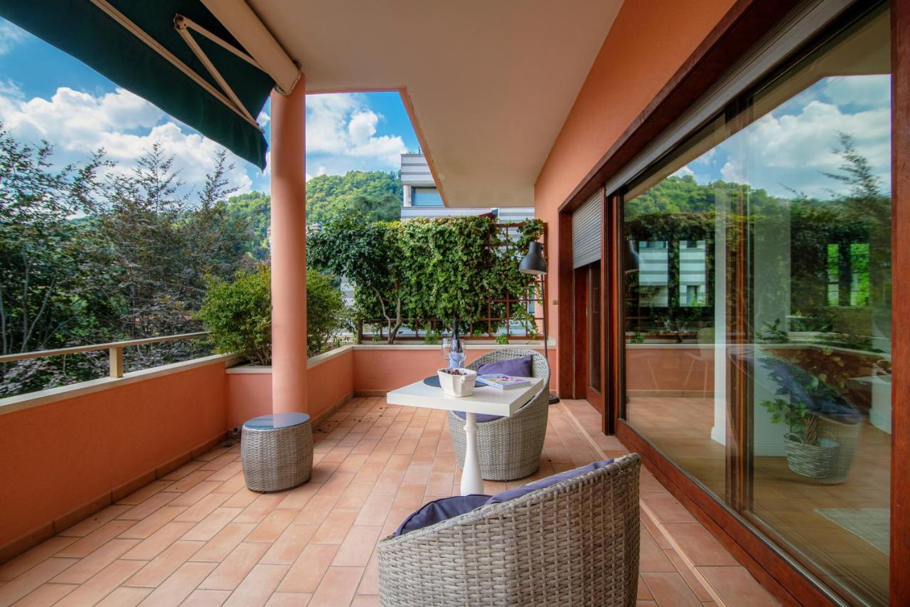 Joivy Villa Sofia โกโม ภายนอก รูปภาพ