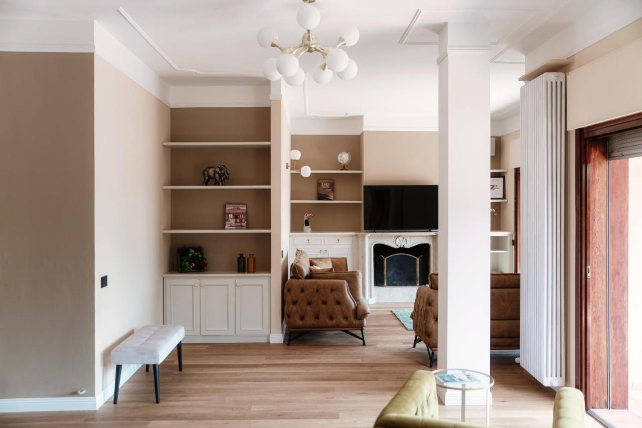 Joivy Villa Sofia โกโม ภายนอก รูปภาพ