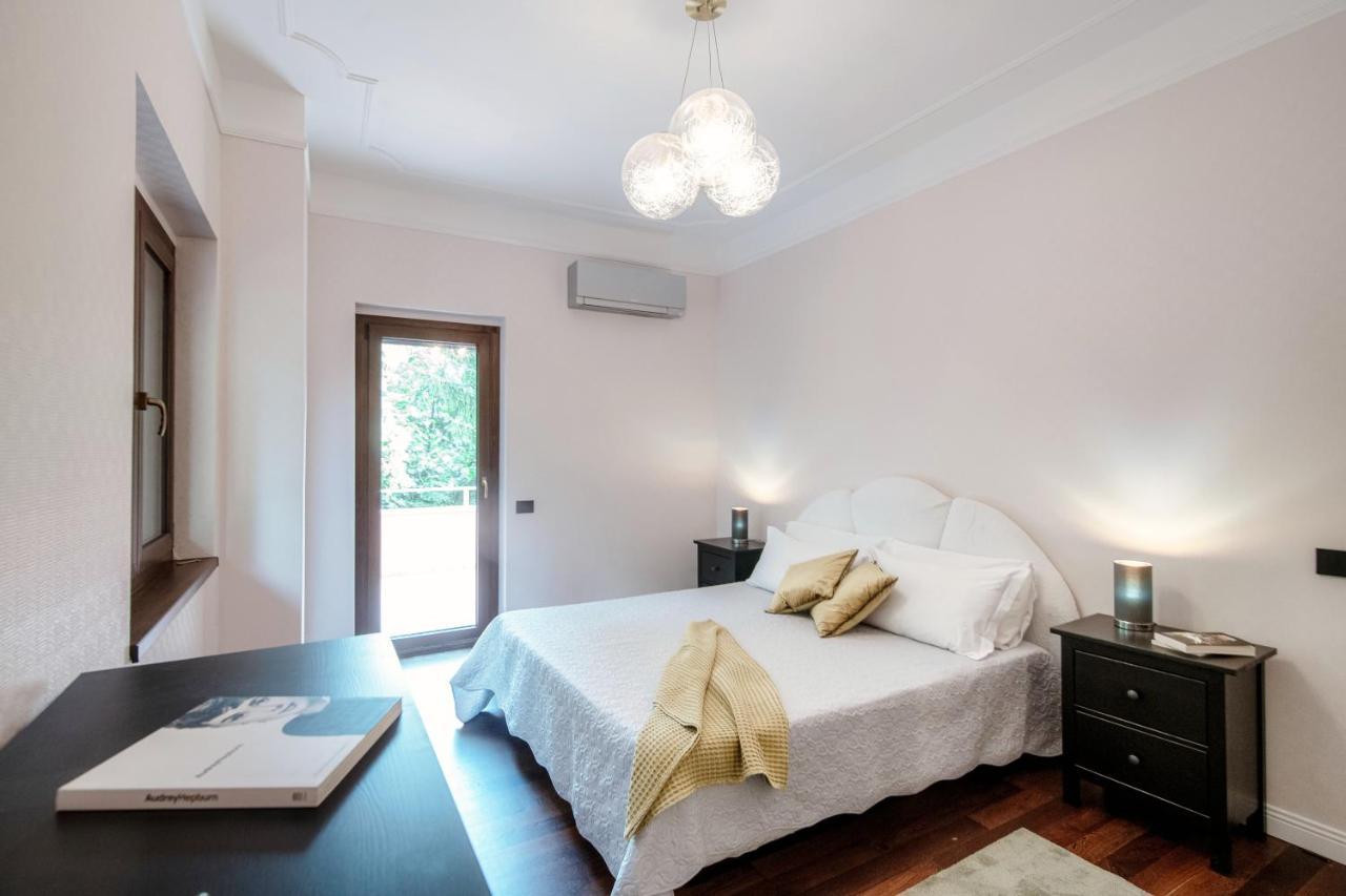 Joivy Villa Sofia โกโม ภายนอก รูปภาพ