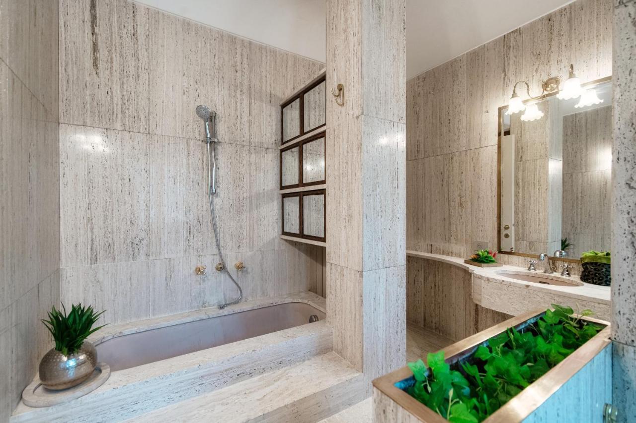 Joivy Villa Sofia โกโม ภายนอก รูปภาพ