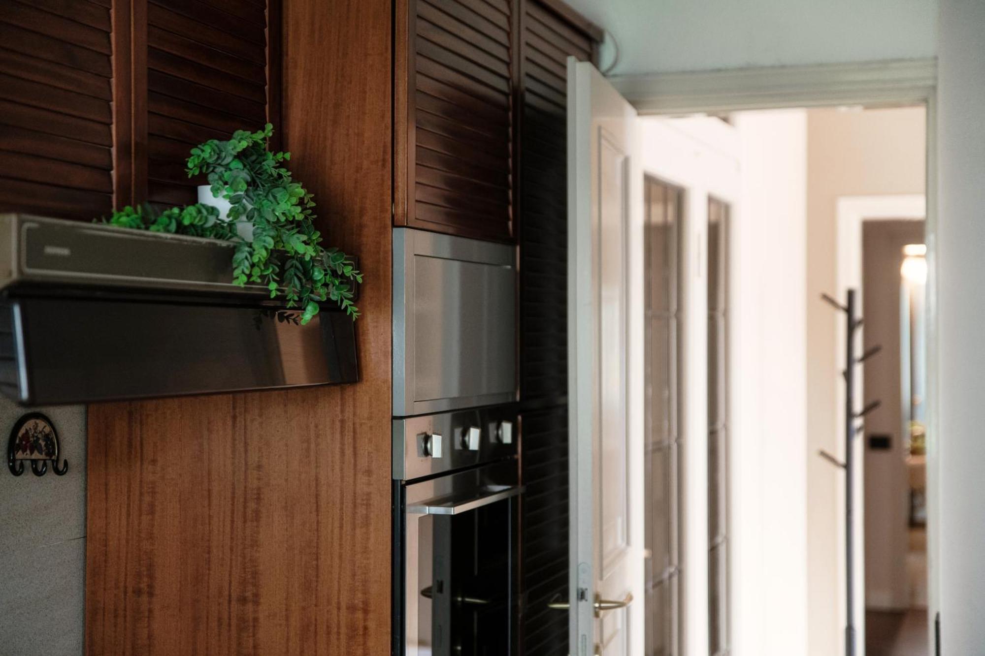Joivy Villa Sofia โกโม ภายนอก รูปภาพ